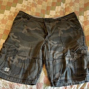 Men’s camo cargo shorts